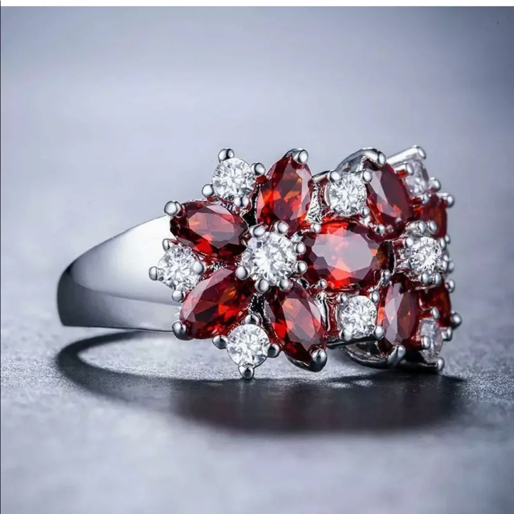 New Women’s 925 Silver Flower Garnet Ring - Picture 4 of 4